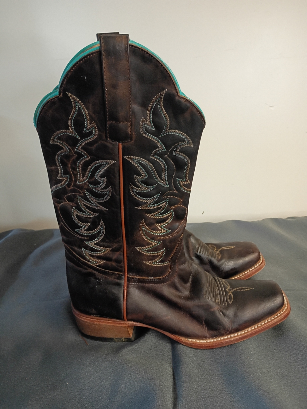 Shyanne Men's Brown Leather Western Boots with Turquoise Trim